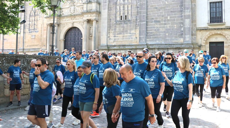 Gran participación en la X Marcha Solidaria de la Unión de Cofradías