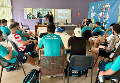 Javi Pulido impartió una charla al primer equipo del CD Avanza Jaén Paraíso Interior